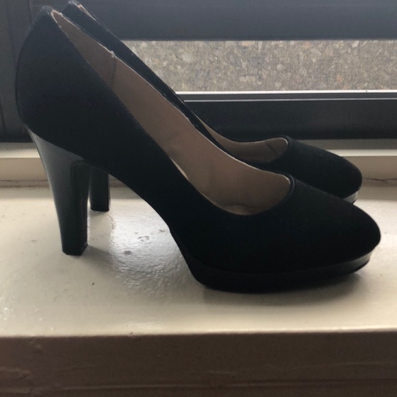 Shoes - Picture 2 of 3